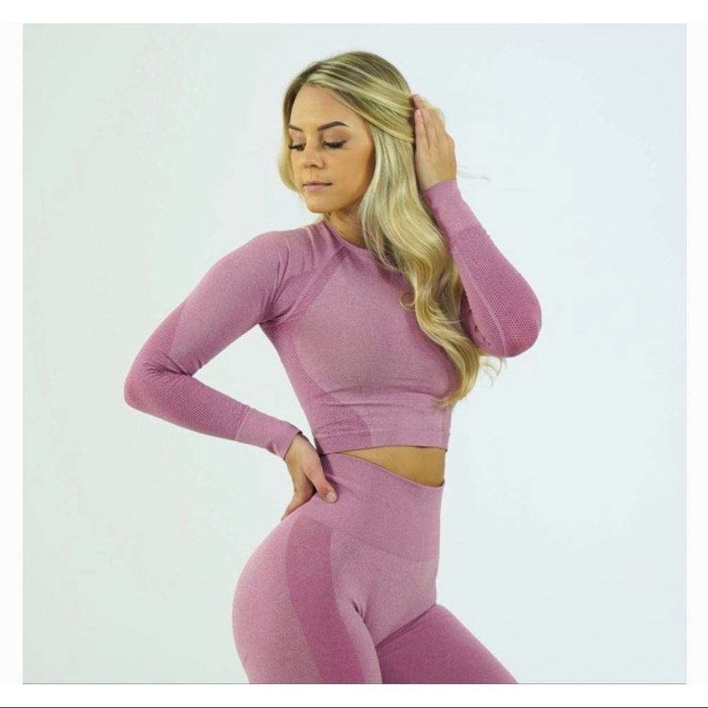 NVGTN Pastel Pink Seamless Long Sleeve Crop Top - NWT size S